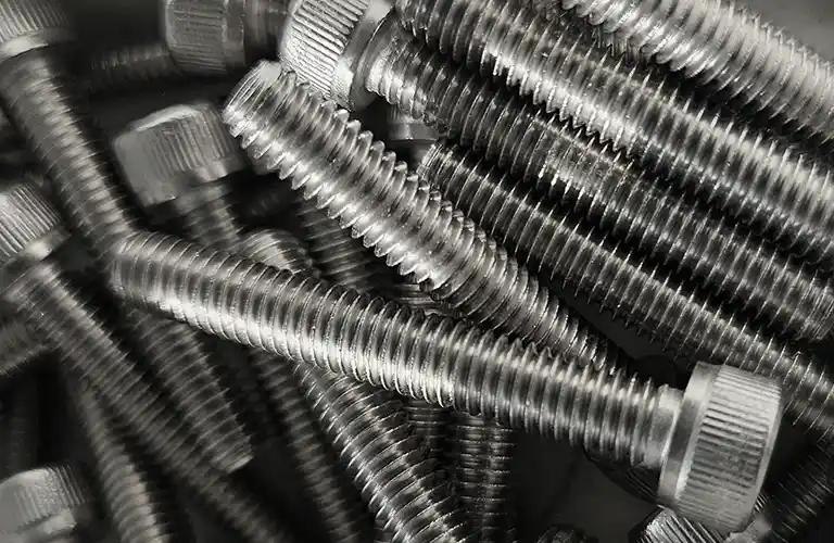 Pernos tipo socket para aplicaciones industriales